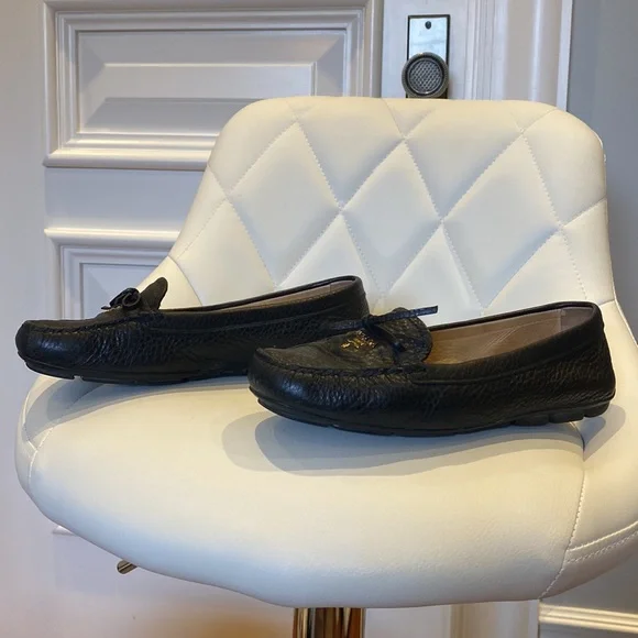 Authentic Prada loafer black leather with gold detail women’s size 37 1/2 - Picture 4 of 9